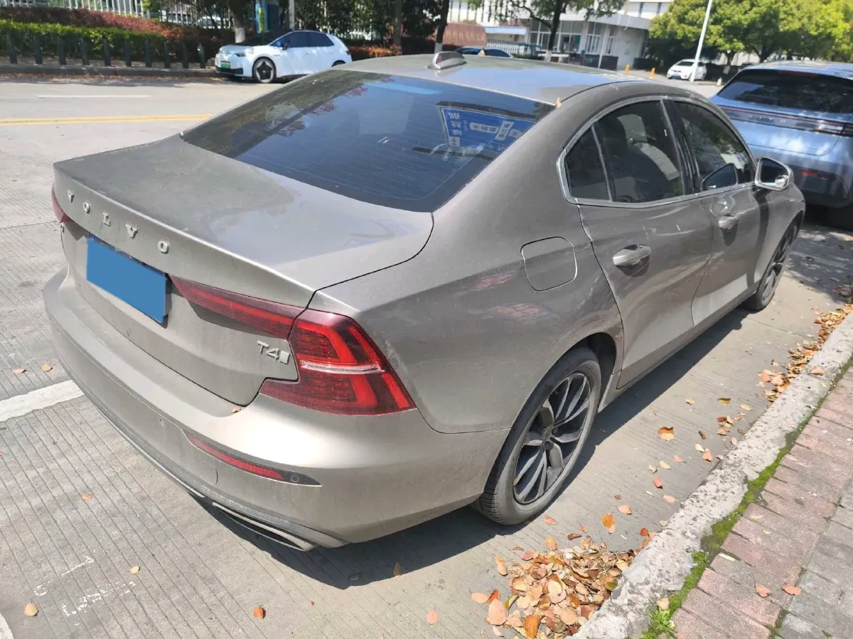 2021 Volvo S60 2.0T 190HP L4 8AT,autocango,china used car exporter,china ev exporter,chinese used car exporter,chinese used ev exporter