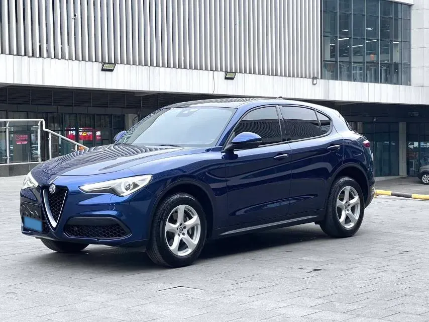 2017 Alfa Romeo Stelvio 2.0T 200HP L4 8AT,autocango,china used car exporter,china ev exporter,chinese used car exporter,chinese used ev exporter