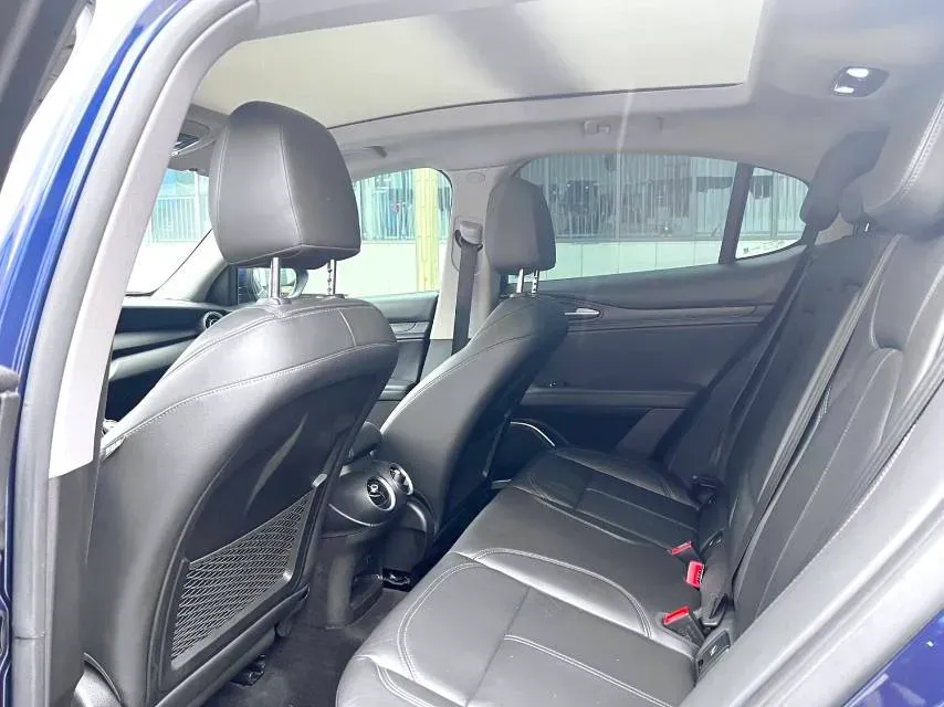 2017 Alfa Romeo Stelvio 2.0T 200HP L4 8AT,autocango,china used car exporter,china ev exporter,chinese used car exporter,chinese used ev exporter