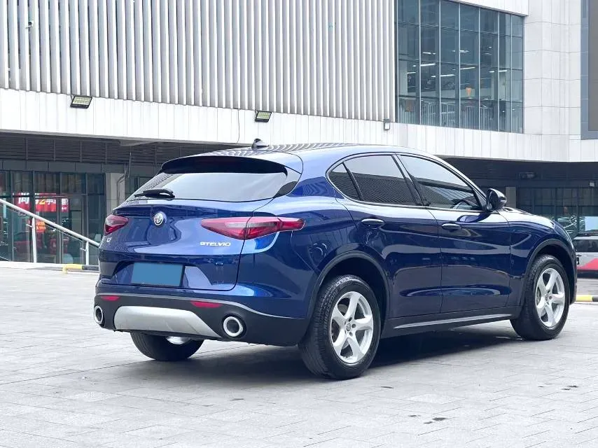 2017 Alfa Romeo Stelvio 2.0T 200HP L4 8AT,autocango,china used car exporter,china ev exporter,chinese used car exporter,chinese used ev exporter