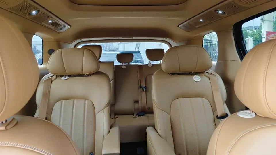 2025 Voyah Dream 1.5T 150HP L4 PHEV 41.7KWH,autocango,china used car exporter,china ev exporter,chinese used car exporter,chinese used ev exporter