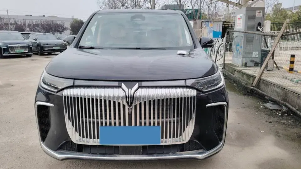 2025 Voyah Dream 1.5T 150HP L4 PHEV 41.7KWH,autocango,china used car exporter,china ev exporter,chinese used car exporter,chinese used ev exporter