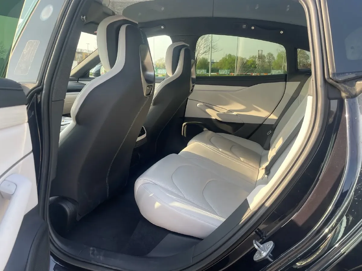 2024 MI SU7 BEV 94.3KWH,autocango,china used car exporter,china ev exporter,chinese used car exporter,chinese used ev exporter