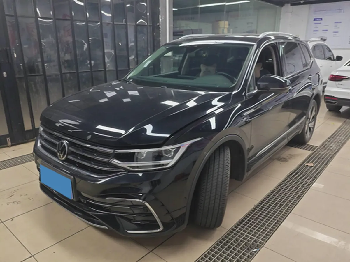 2023 Volkswagen Tiguan L 2.0T 186HP L4 7DCT,autocango,china used car exporter,china ev exporter,chinese used car exporter,chinese used ev exporter