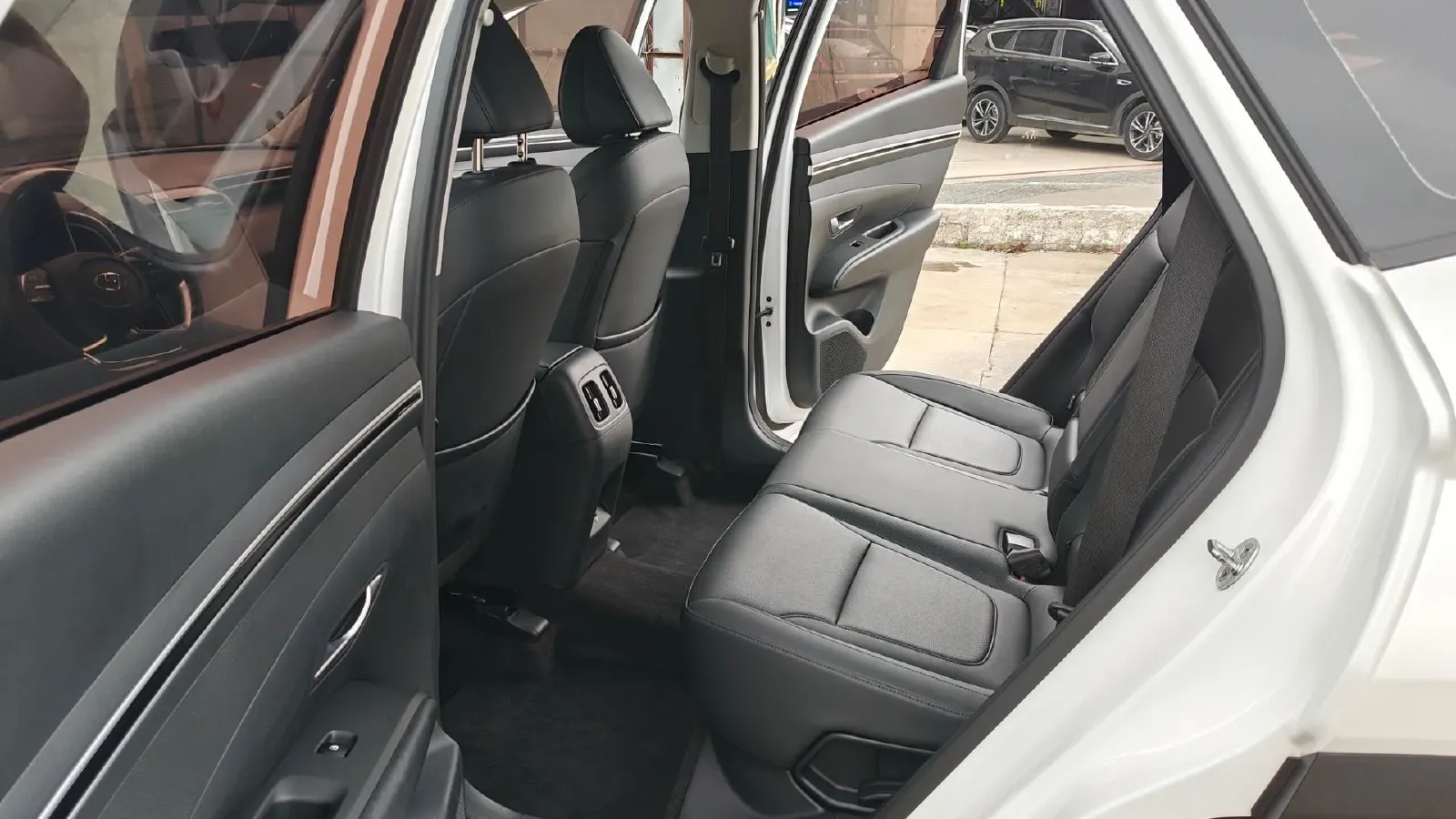 2021 Hyundai Tucson 1.5T 200HP L4 7DCT,autocango,china used car exporter,china ev exporter,chinese used car exporter,chinese used ev exporter