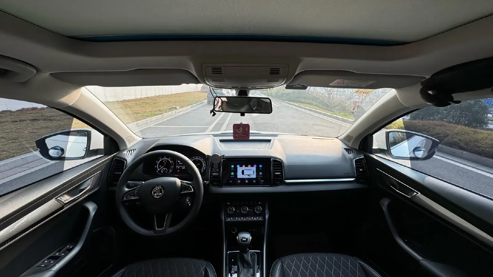 2020 Skoda Karoq 1.4T 150HP L4 7DCT,autocango,china used car exporter,china ev exporter,chinese used car exporter,chinese used ev exporter