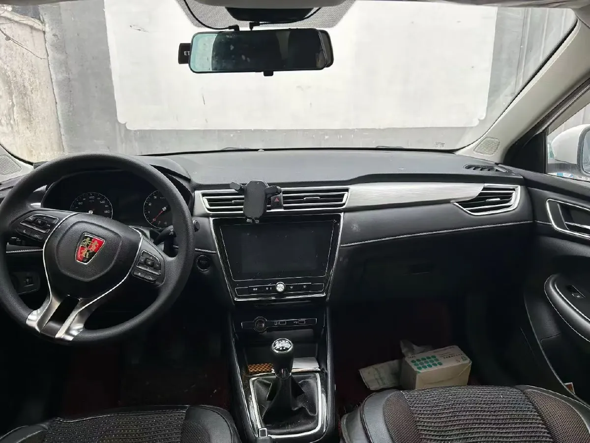 2020 Roewe i5 1.5L 120HP L4 5MT,autocango,china used car exporter,china ev exporter,chinese used car exporter,chinese used ev exporter