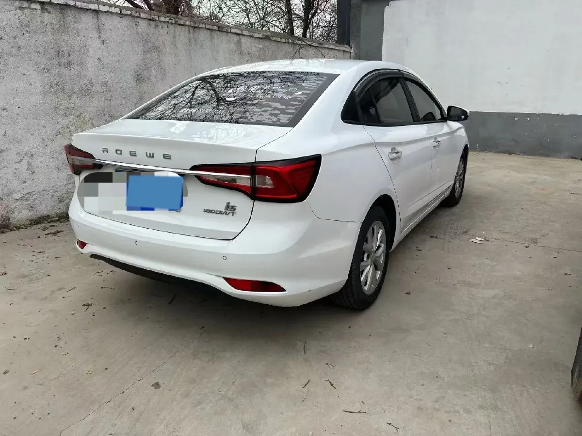 2020 Roewe i5 1.5L 120HP L4 5MT,autocango,china used car exporter,china ev exporter,chinese used car exporter,chinese used ev exporter