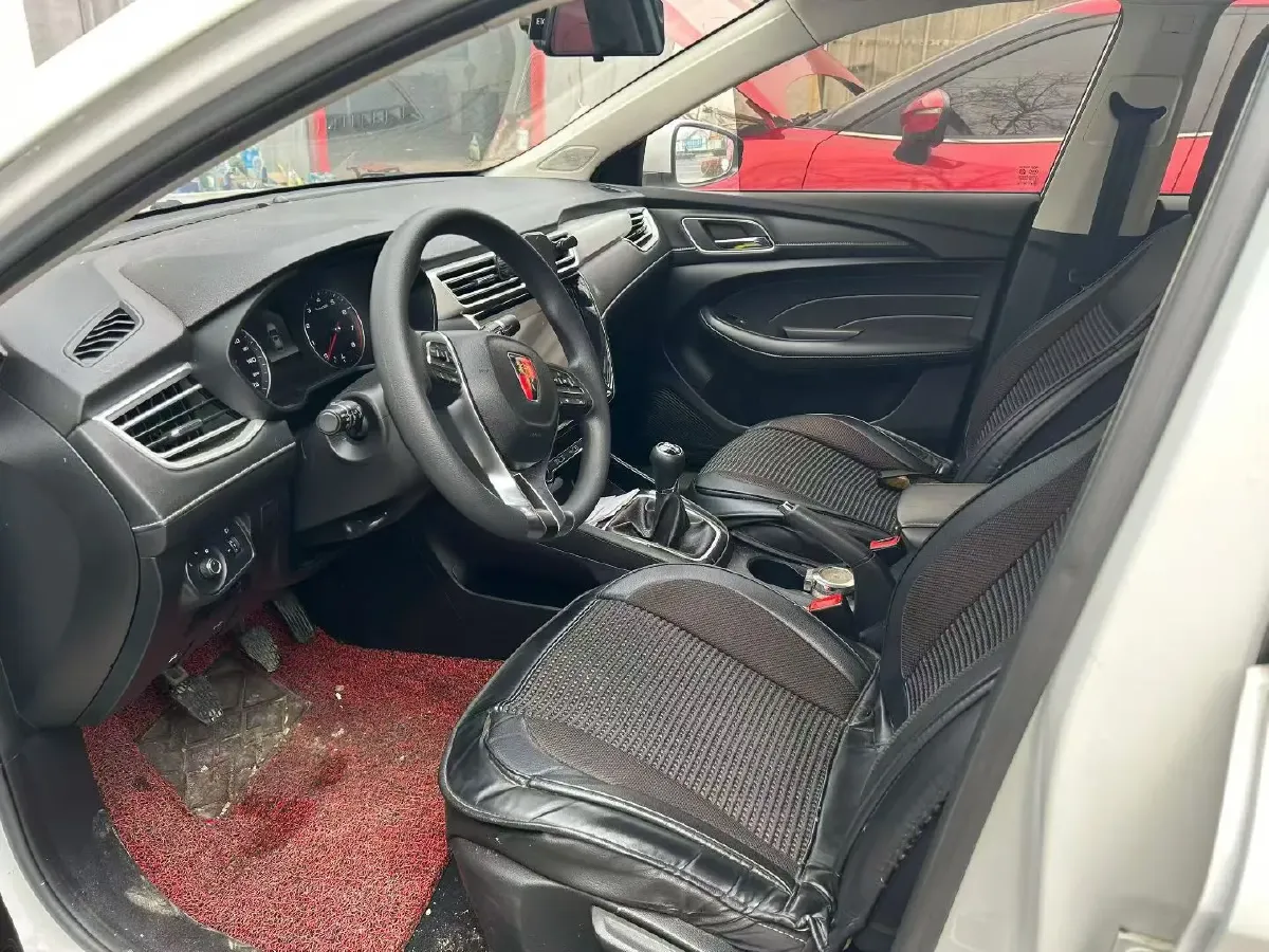 2020 Roewe i5 1.5L 120HP L4 5MT,autocango,china used car exporter,china ev exporter,chinese used car exporter,chinese used ev exporter