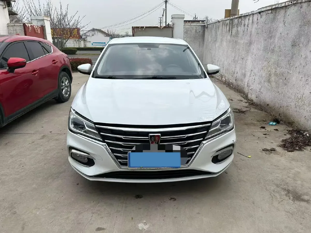 2020 Roewe i5 1.5L 120HP L4 5MT,autocango,china used car exporter,china ev exporter,chinese used car exporter,chinese used ev exporter