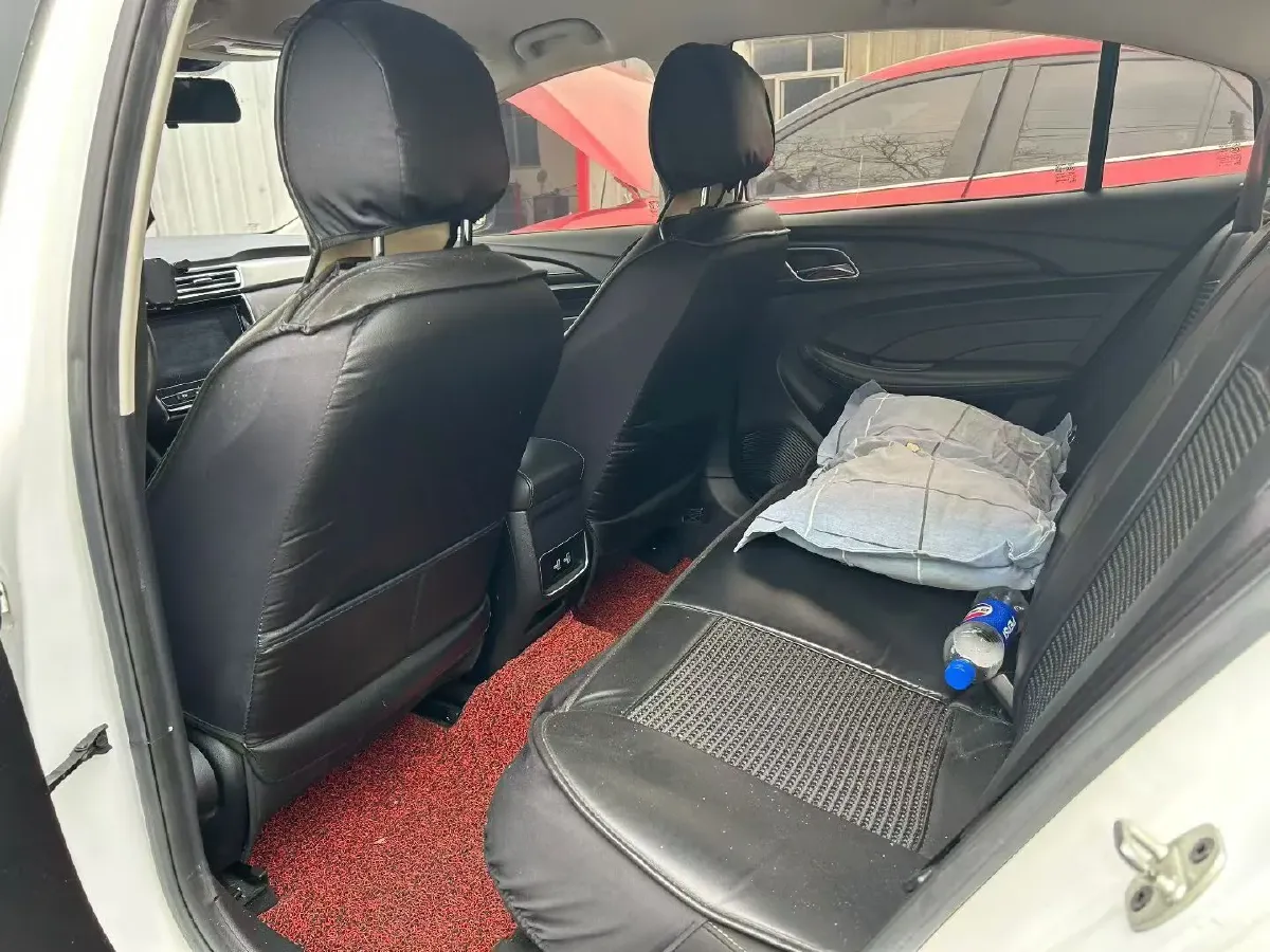 2020 Roewe i5 1.5L 120HP L4 5MT,autocango,china used car exporter,china ev exporter,chinese used car exporter,chinese used ev exporter