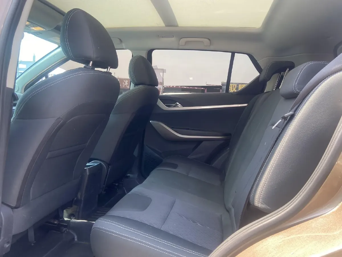 2018 HaiMa S5 Young Edition 1.6L 122HP L4 5MT,autocango,china used car exporter,china ev exporter,chinese used car exporter,chinese used ev exporter