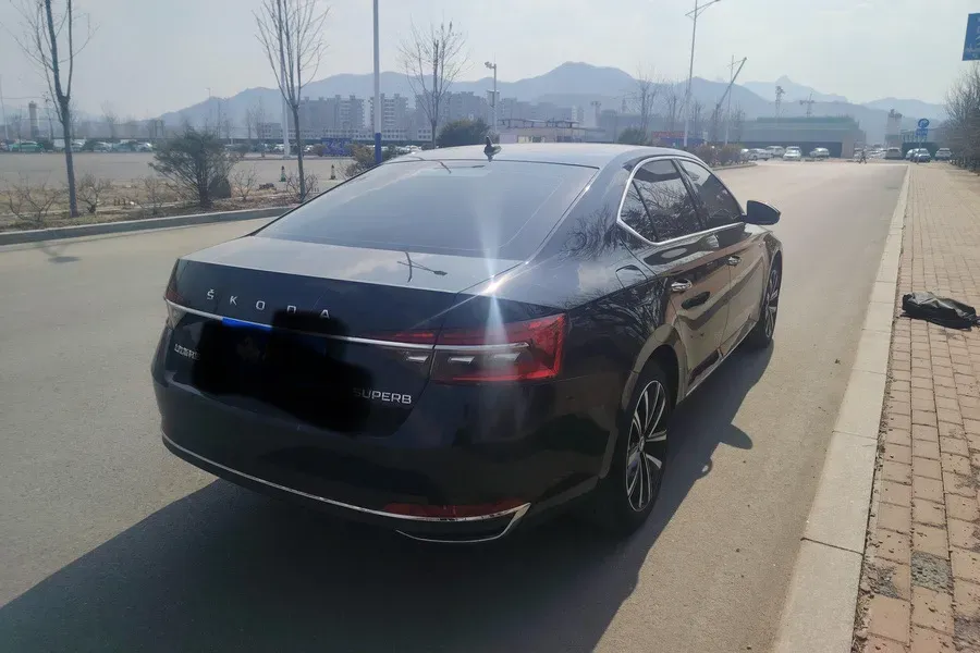 2024 Skoda Superb 1.4T 150HP L4 7DCT,autocango,china used car exporter,china ev exporter,chinese used car exporter,chinese used ev exporter