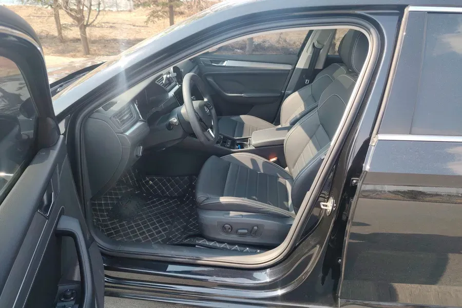 2024 Skoda Superb 1.4T 150HP L4 7DCT,autocango,china used car exporter,china ev exporter,chinese used car exporter,chinese used ev exporter