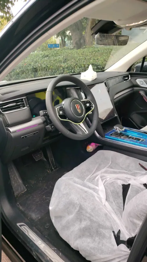 2025 HongQi HS5 2.0T 252HP L4 8AT,autocango,china used car exporter,china ev exporter,chinese used car exporter,chinese used ev exporter