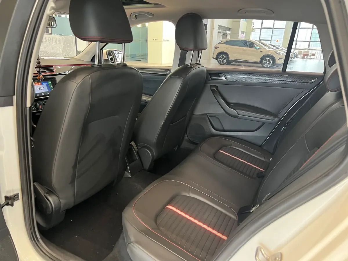 2020 Skoda Rapid Spaceback 1.5L 112HP L4 6AT,autocango,china used car exporter,china ev exporter,chinese used car exporter,chinese used ev exporter