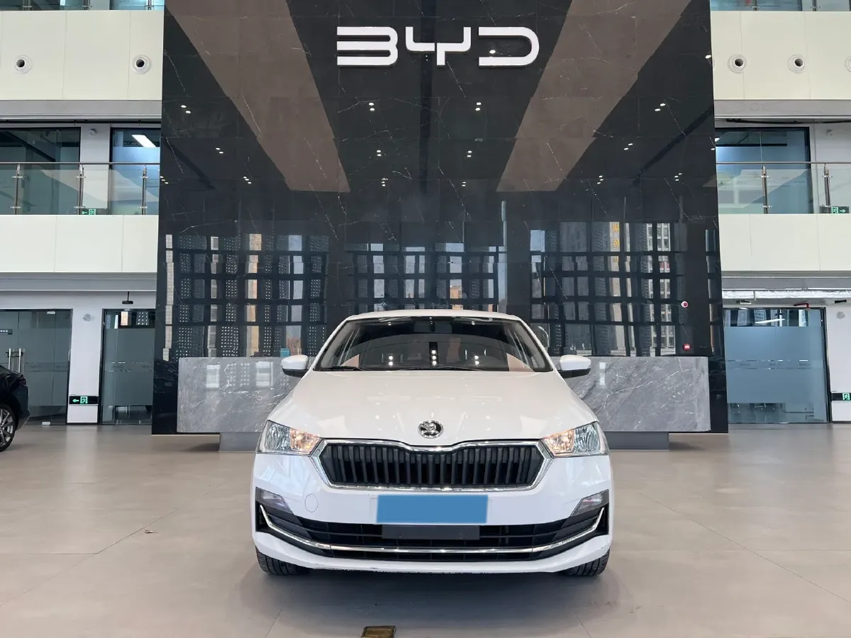 2020 Skoda Rapid Spaceback 1.5L 112HP L4 6AT,autocango,china used car exporter,china ev exporter,chinese used car exporter,chinese used ev exporter