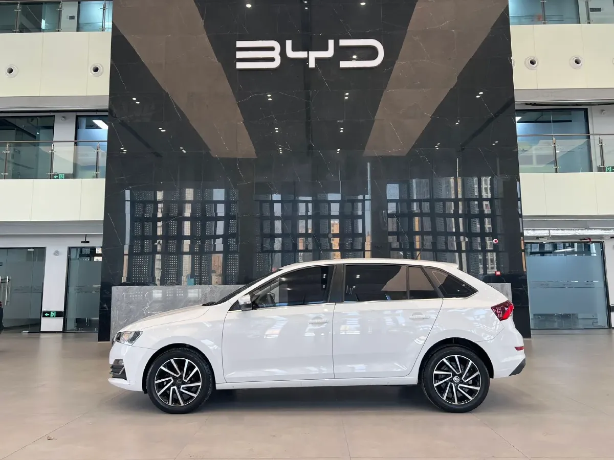 2020 Skoda Rapid Spaceback 1.5L 112HP L4 6AT,autocango,china used car exporter,china ev exporter,chinese used car exporter,chinese used ev exporter