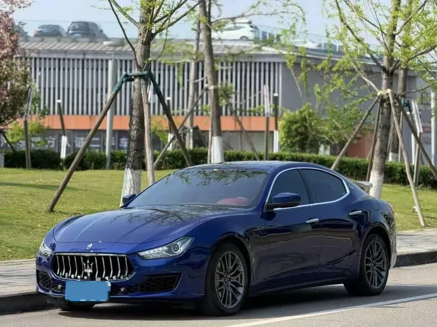 2021 Maserati Ghibli 2.0T 330HP L4 8AT,autocango,china used car exporter,china ev exporter,chinese used car exporter,chinese used ev exporter