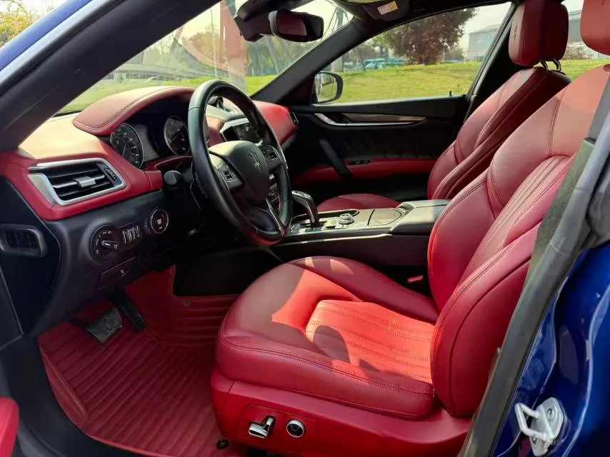 2021 Maserati Ghibli 2.0T 330HP L4 8AT,autocango,china used car exporter,china ev exporter,chinese used car exporter,chinese used ev exporter