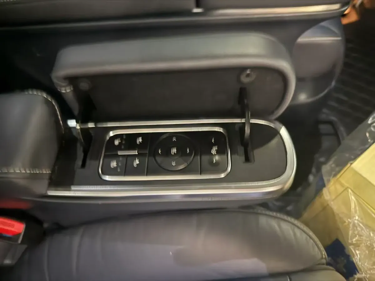 2021 GAC Trumpchi M8 2.0T 252HP L4 8AT,autocango,china used car exporter,china ev exporter,chinese used car exporter,chinese used ev exporter