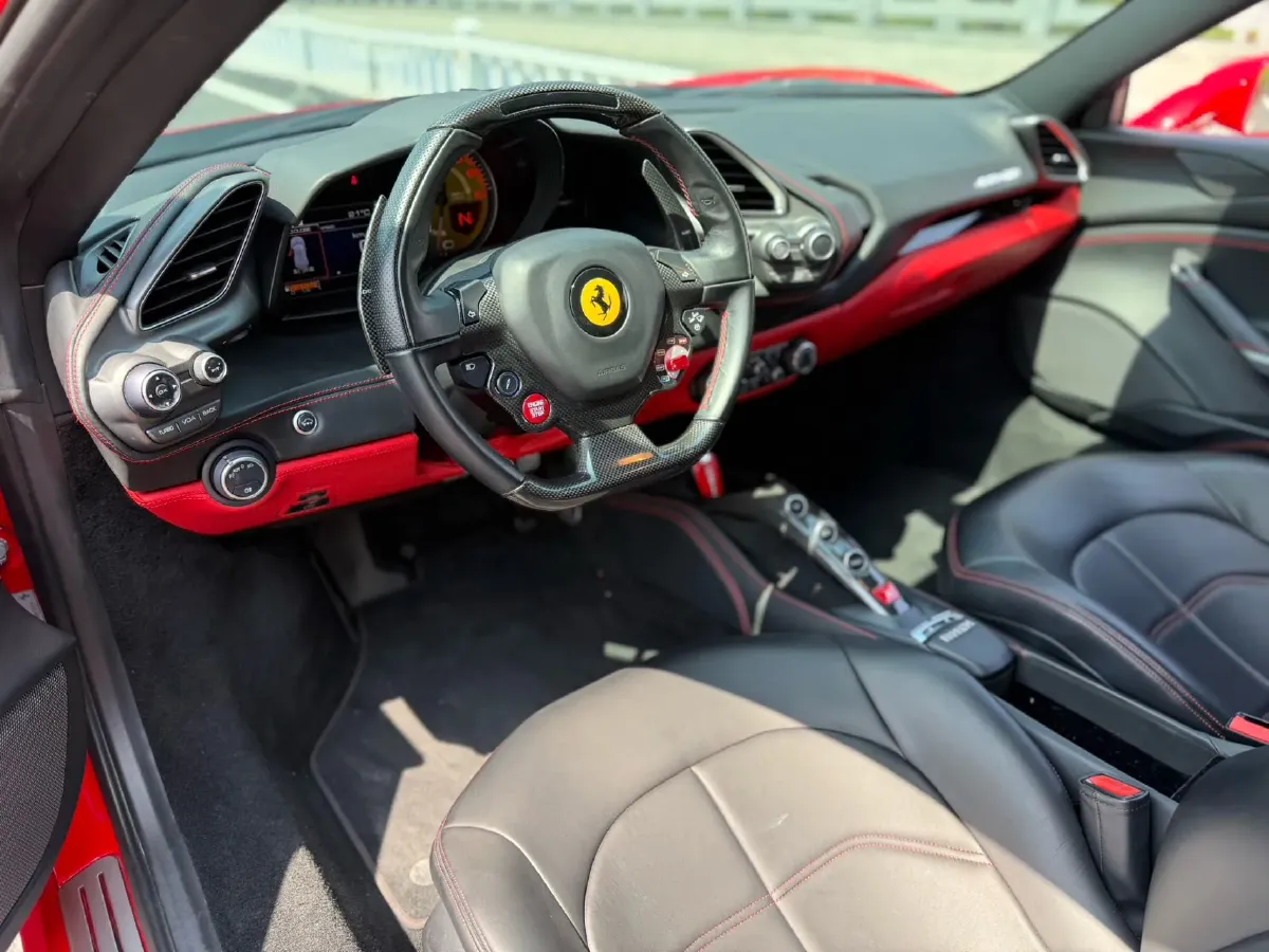 2015 Ferrari 488 3.9T 670HP V8 7DCT,autocango,china used car exporter,china ev exporter,chinese used car exporter,chinese used ev exporter