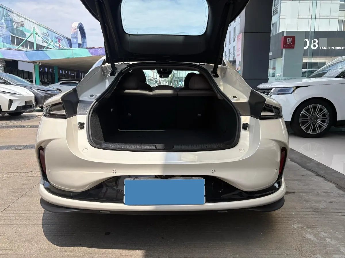 2025 IM L6 BEV,autocango,china used car exporter,china ev exporter,chinese used car exporter,chinese used ev exporter