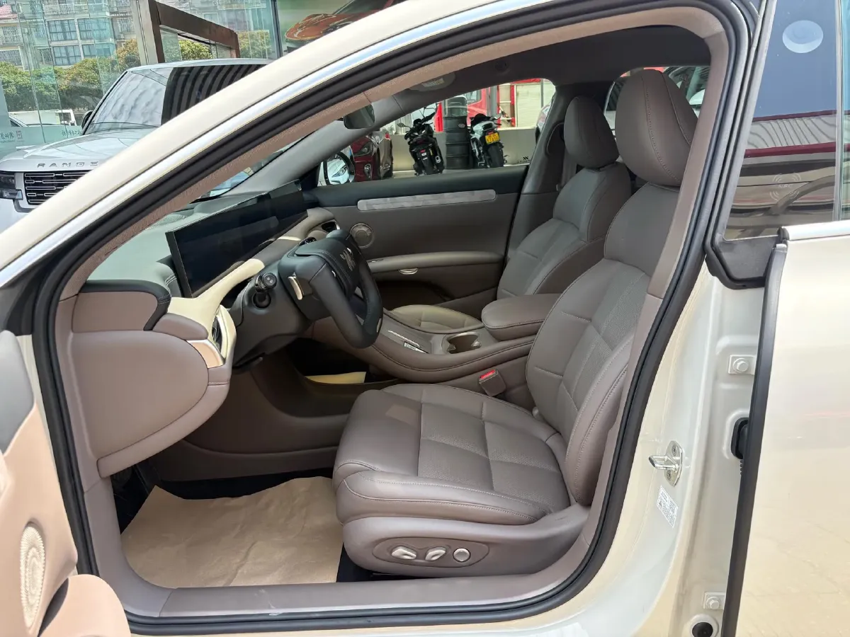 2025 IM L6 BEV,autocango,china used car exporter,china ev exporter,chinese used car exporter,chinese used ev exporter