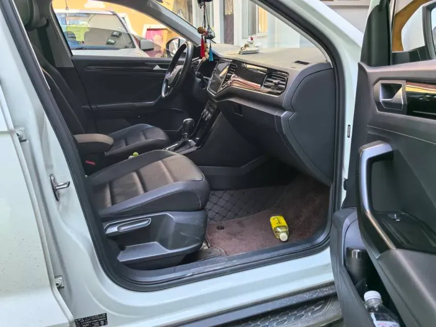 2021 Volkswagen T-Roc 1.4T 150HP L4 7DCT,autocango,china used car exporter,china ev exporter,chinese used car exporter,chinese used ev exporter