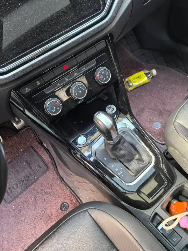 2021 Volkswagen T-Roc 1.4T 150HP L4 7DCT,autocango,china used car exporter,china ev exporter,chinese used car exporter,chinese used ev exporter