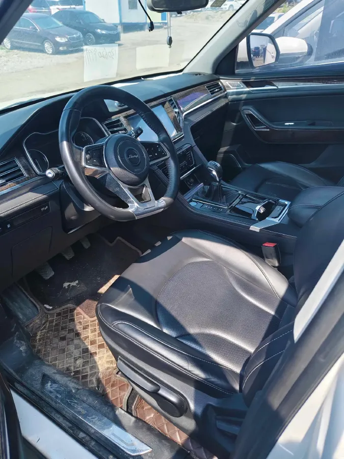 2017 Zotye Damy X7 1.8T 177HP L4 5MT,autocango,china used car exporter,china ev exporter,chinese used car exporter,chinese used ev exporter