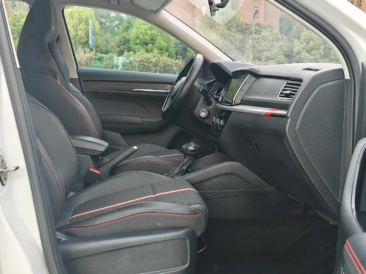 2020 Skoda Kamiq 1.5L 112HP L4 6AT,autocango,china used car exporter,china ev exporter,chinese used car exporter,chinese used ev exporter