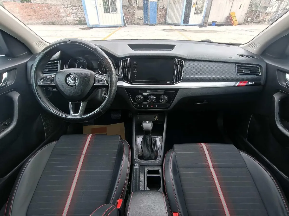 2020 Skoda Kamiq 1.5L 112HP L4 6AT,autocango,china used car exporter,china ev exporter,chinese used car exporter,chinese used ev exporter