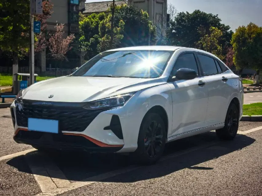 2023 DongFeng Aeolus YiXuan 1.5L 125HP L4 6DCT,autocango,china used car exporter,china ev exporter,chinese used car exporter,chinese used ev exporter
