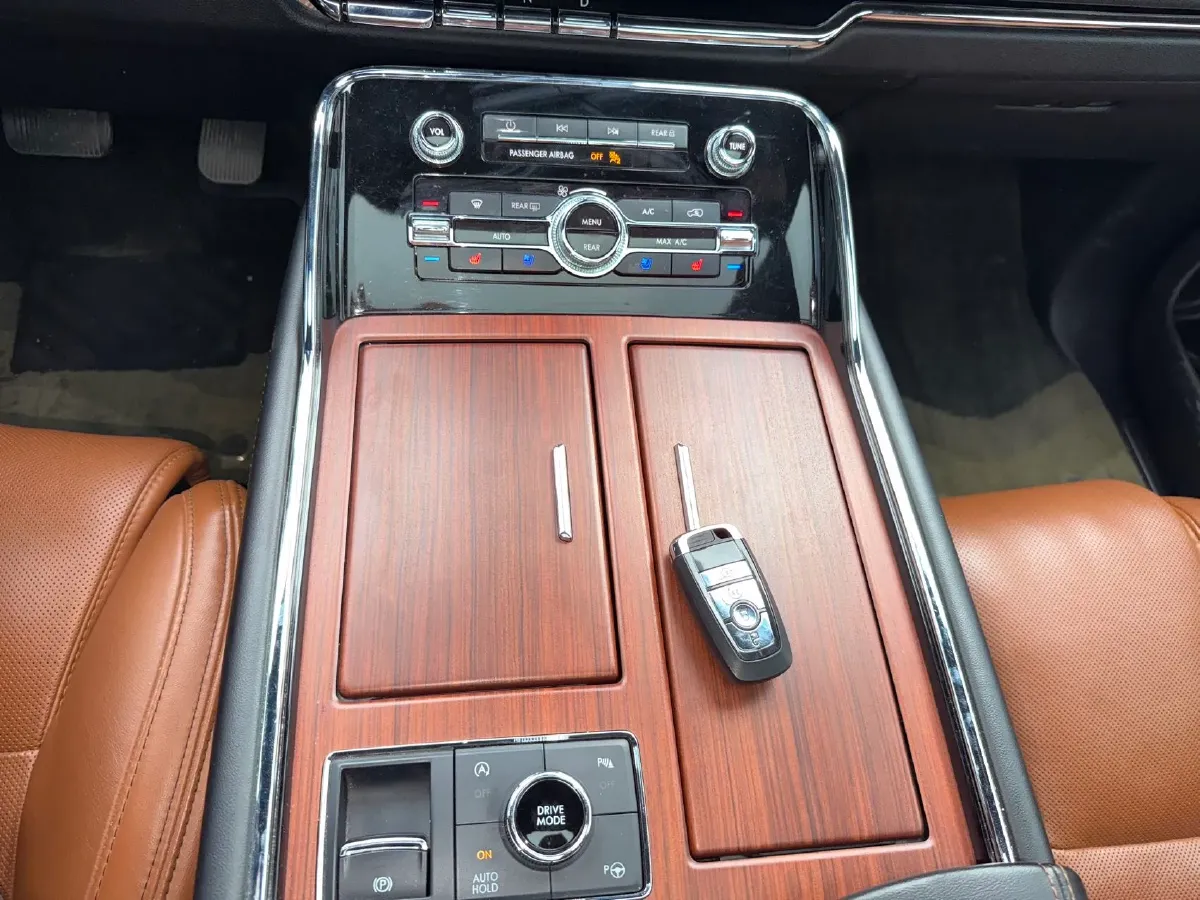 2020 Lincoln Navigator 3.5T 388HP V6 10AT,autocango,china used car exporter,china ev exporter,chinese used car exporter,chinese used ev exporter