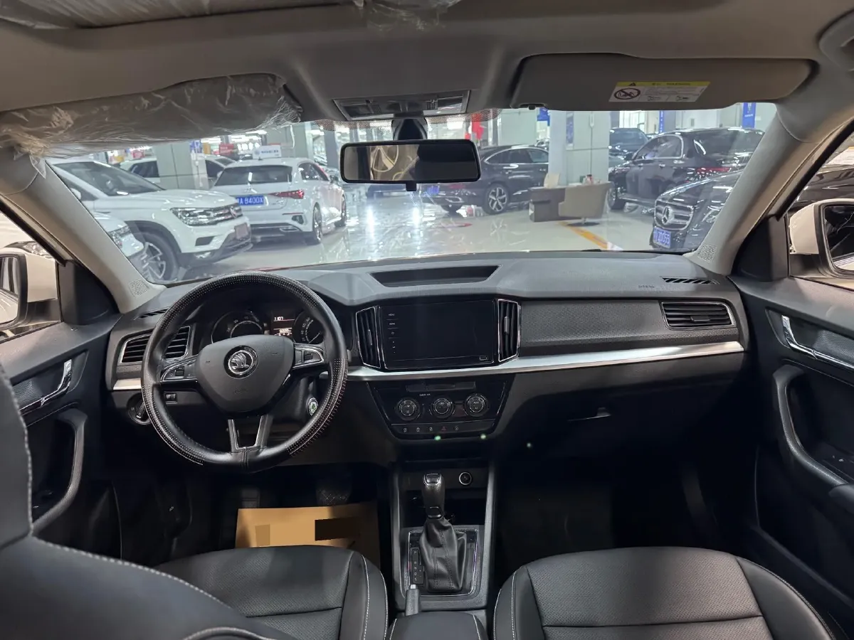 2021 Skoda Kamiq 1.5L 112HP L4 6AT,autocango,china used car exporter,china ev exporter,chinese used car exporter,chinese used ev exporter