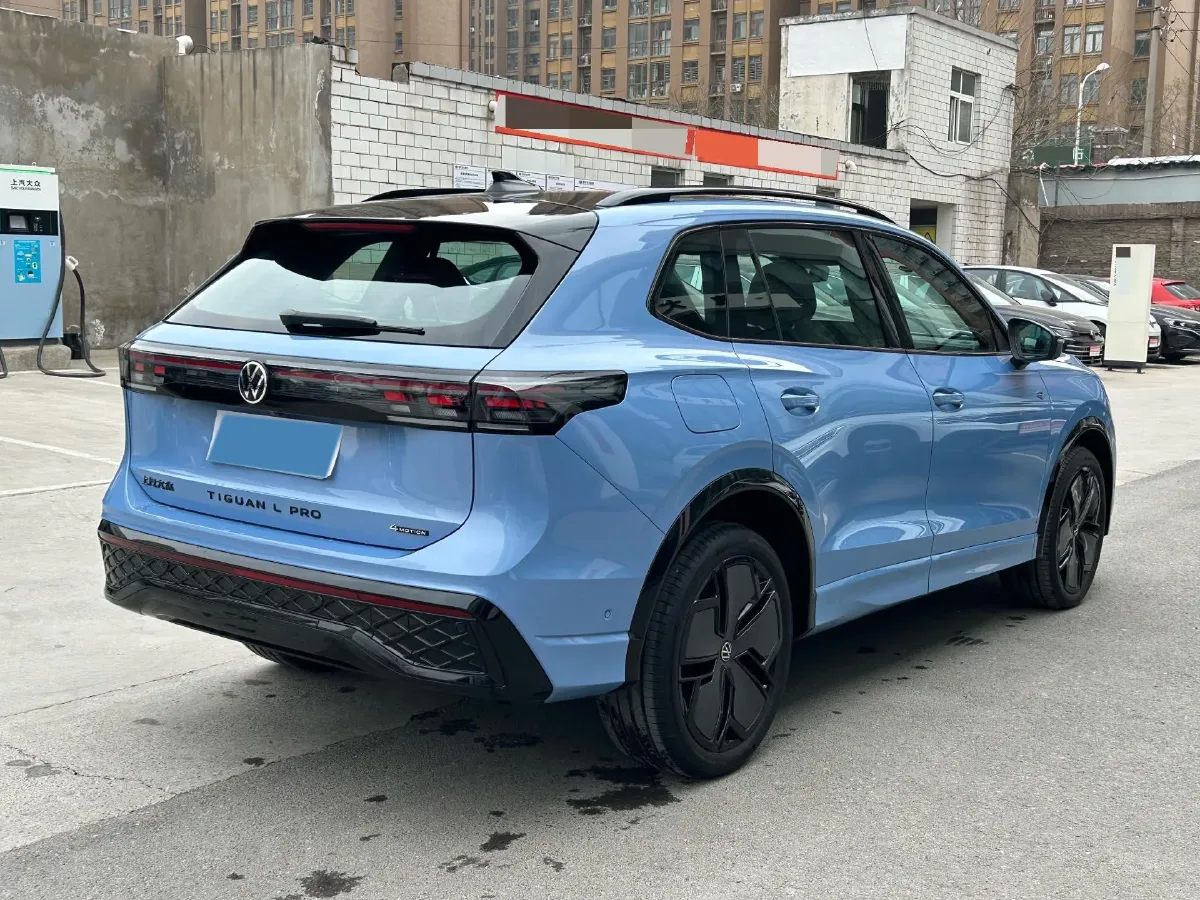 2025 Volkswagen Tiguan L 2.0T 220HP L4 7DCT,autocango,china used car exporter,china ev exporter,chinese used car exporter,chinese used ev exporter