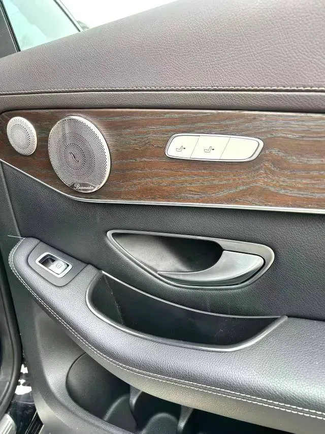 2021 Mercedes-Benz GLC Class 2.0T 258HP L4 9AT,autocango,china used car exporter,china ev exporter,chinese used car exporter,chinese used ev exporter