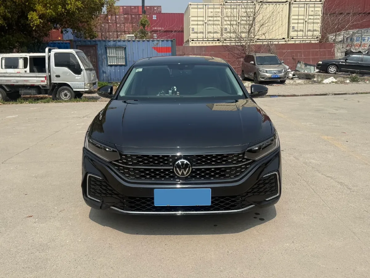 2024 Volkswagen Passat 2.0T 220HP L4 7DCT,autocango,china used car exporter,china ev exporter,chinese used car exporter,chinese used ev exporter