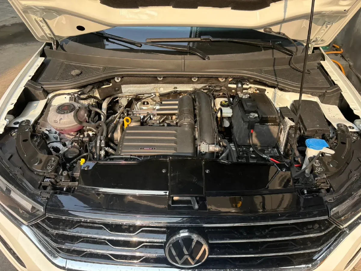 2022 Volkswagen T-Roc 1.4T 150HP L4 7DCT,autocango,china used car exporter,china ev exporter,chinese used car exporter,chinese used ev exporter