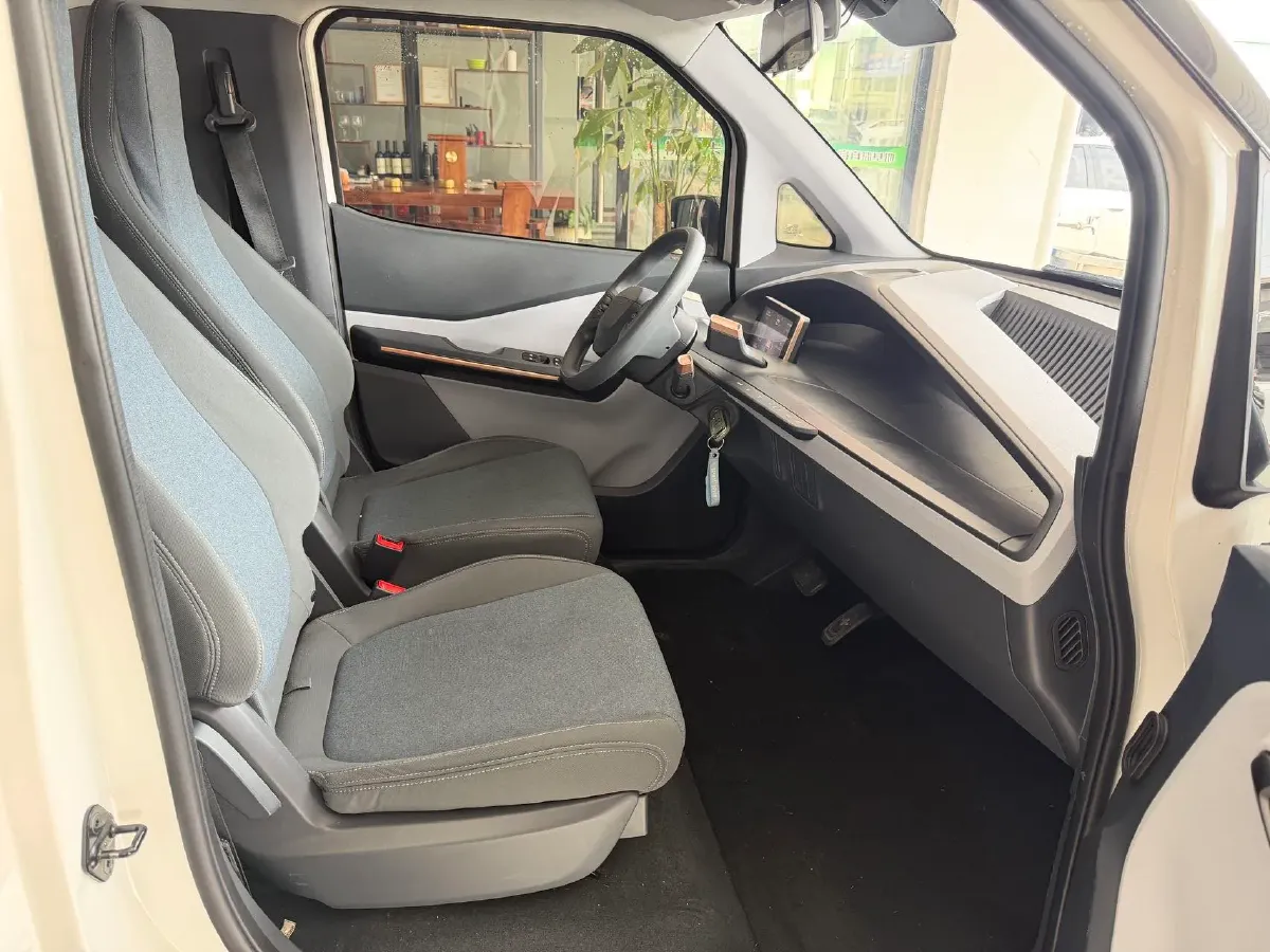 2020 BaoJun E200 BEV 28KWH,autocango,china used car exporter,china ev exporter,chinese used car exporter,chinese used ev exporter