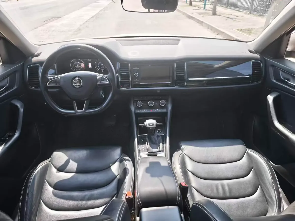 2020 Skoda Kodiak 2.0T 186HP L4 7DCT,autocango,china used car exporter,china ev exporter,chinese used car exporter,chinese used ev exporter