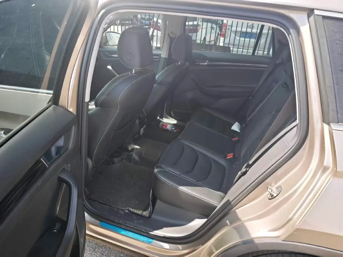 2020 Skoda Kodiak 2.0T 186HP L4 7DCT,autocango,china used car exporter,china ev exporter,chinese used car exporter,chinese used ev exporter