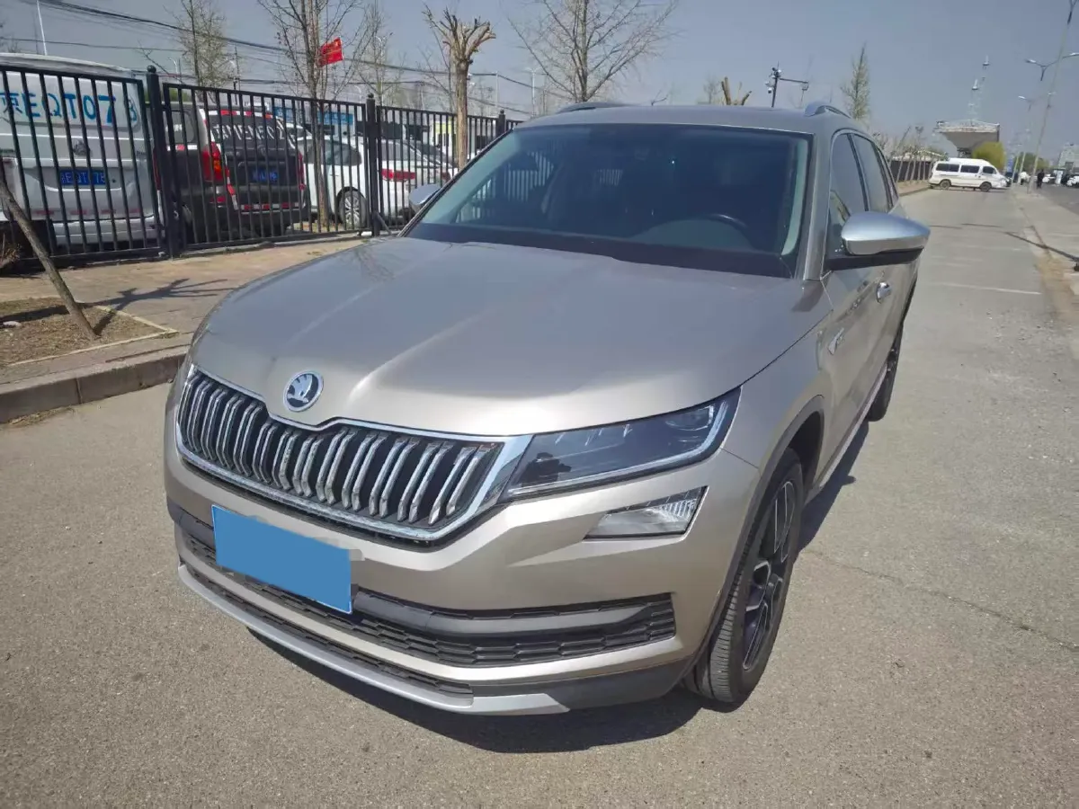 2020 Skoda Kodiak 2.0T 186HP L4 7DCT,autocango,china used car exporter,china ev exporter,chinese used car exporter,chinese used ev exporter