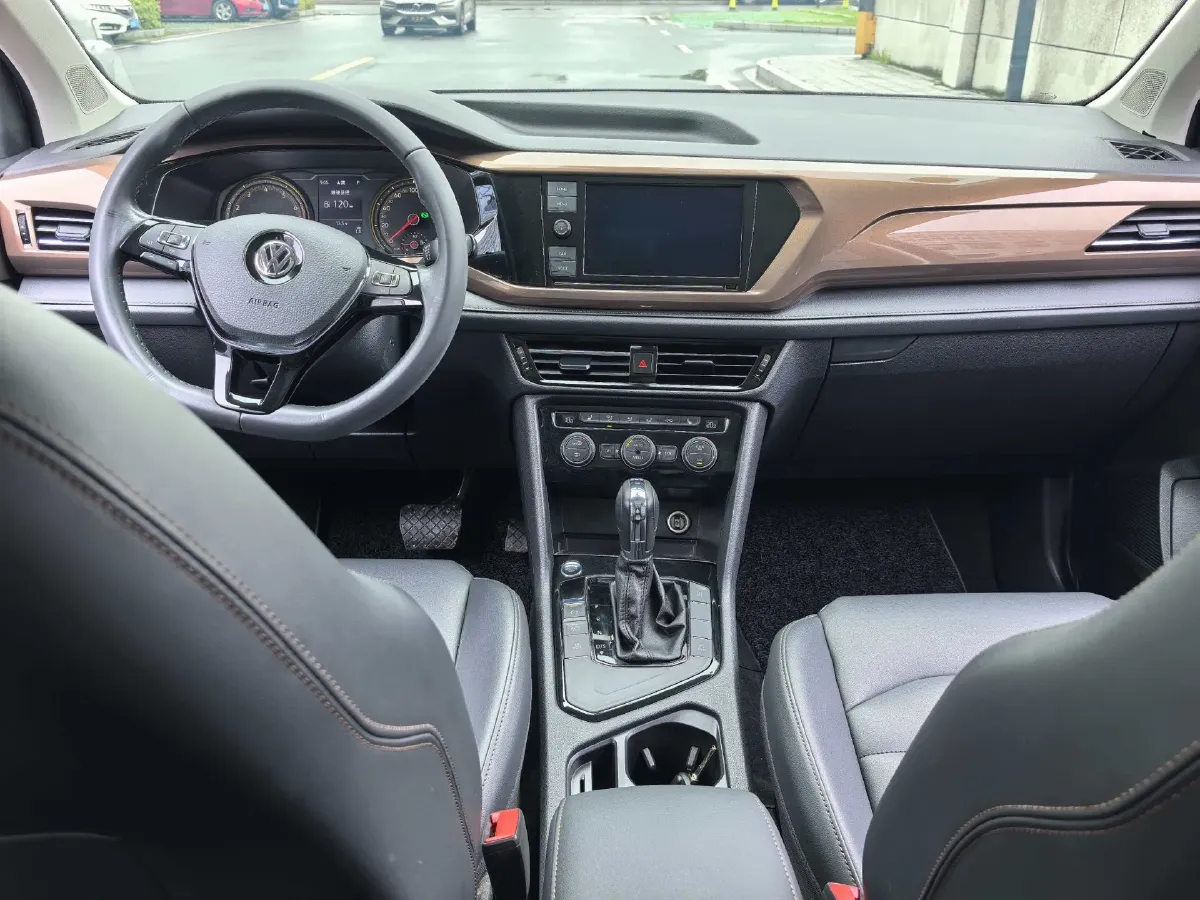 2020 Volkswagen Tharu 2.0T 186HP L4 7DCT,autocango,china used car exporter,china ev exporter,chinese used car exporter,chinese used ev exporter