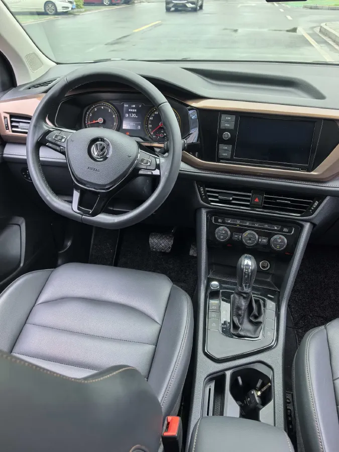 2020 Volkswagen Tharu 2.0T 186HP L4 7DCT,autocango,china used car exporter,china ev exporter,chinese used car exporter,chinese used ev exporter