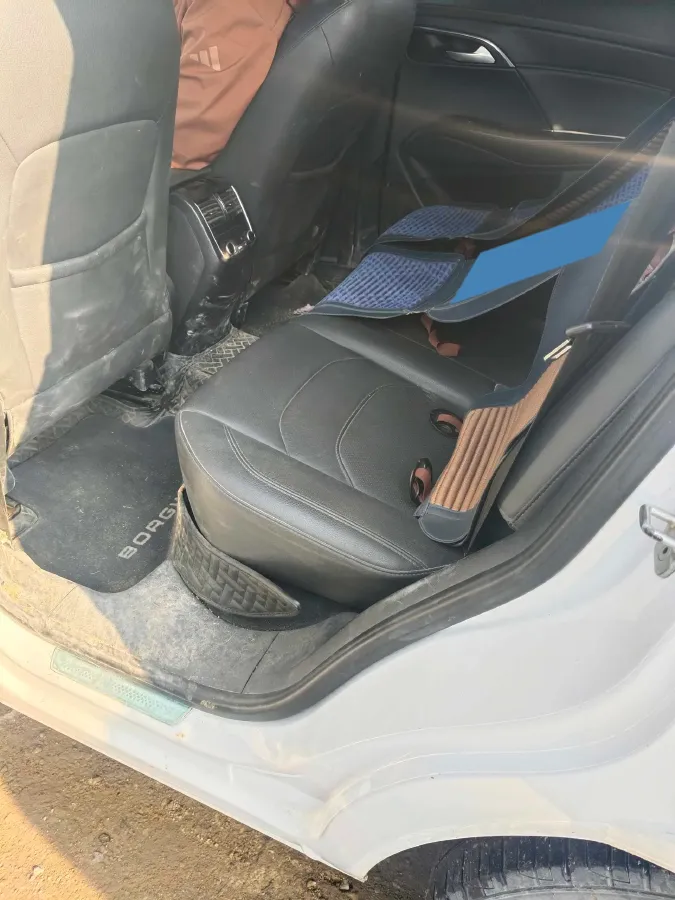 2018 BaoJun 530 1.5T 150HP L4 6MT,autocango,china used car exporter,china ev exporter,chinese used car exporter,chinese used ev exporter