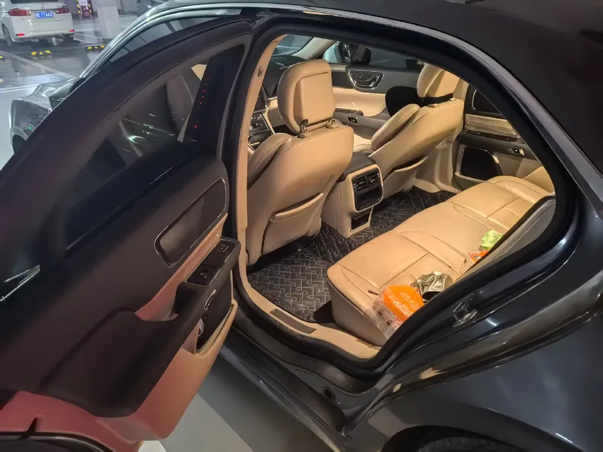 2017 Lincoln Continental 2.0T 261HP L4 6AT,autocango,china used car exporter,china ev exporter,chinese used car exporter,chinese used ev exporter