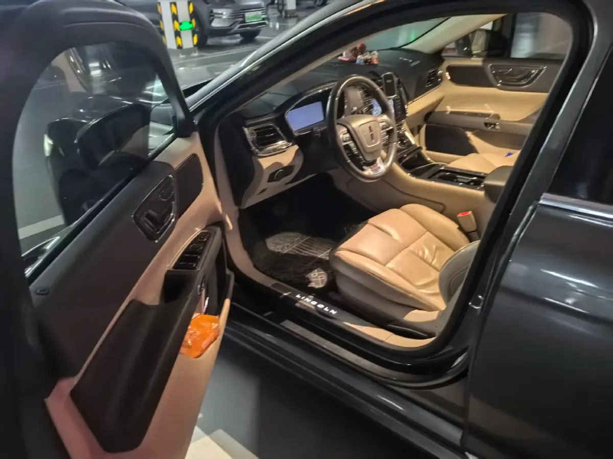 2017 Lincoln Continental 2.0T 261HP L4 6AT,autocango,china used car exporter,china ev exporter,chinese used car exporter,chinese used ev exporter