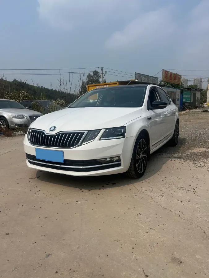 2018 Skoda Octavia 1.4T 150HP L4 7DCT,autocango,china used car exporter,china ev exporter,chinese used car exporter,chinese used ev exporter
